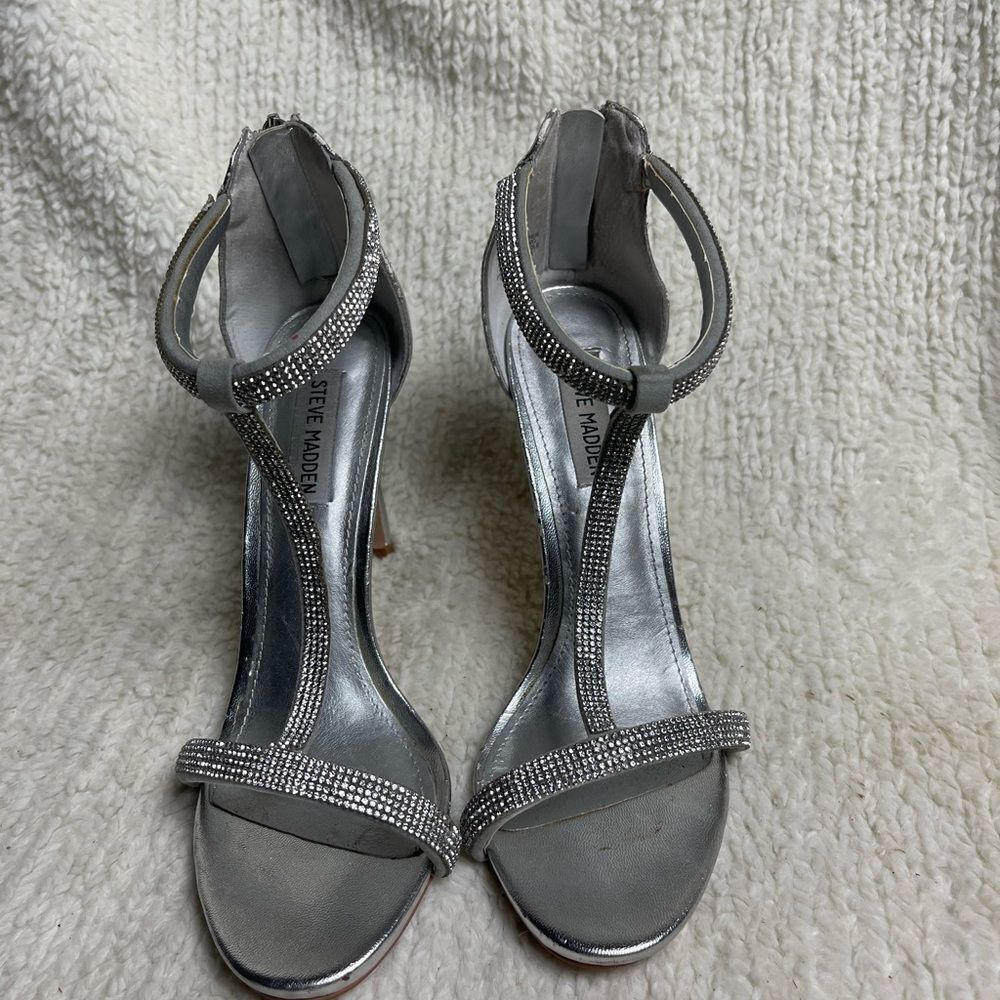 Steve Madden Rhinestones T strap Silver Heels back zipper SZ8.5M